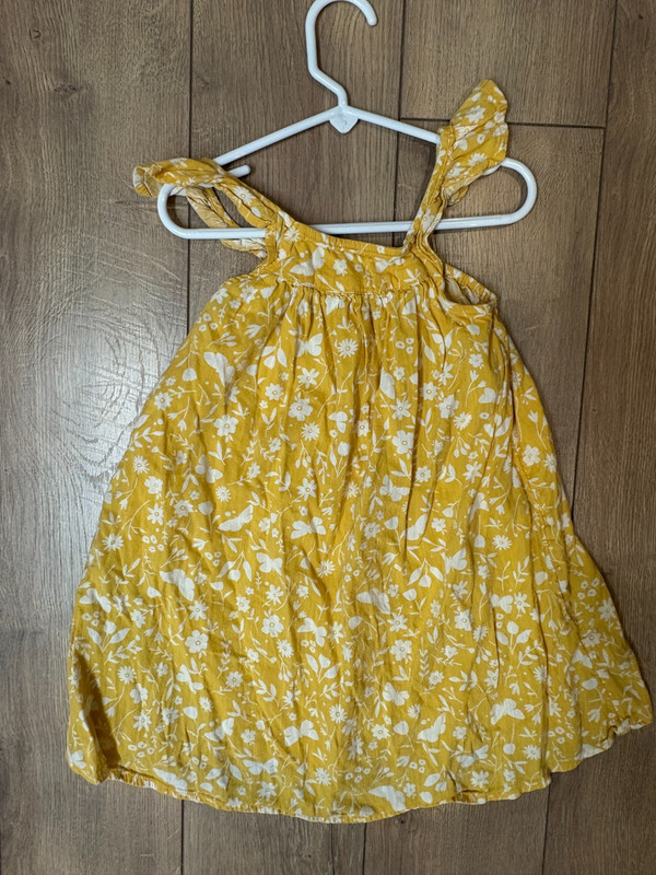 Old Navy girls yellow dress size 5T GUC