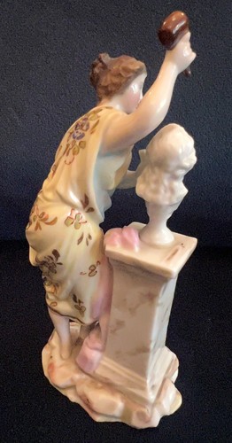 Volkstedt figure of classical female sculptress c.1895 - Picture 9 of 14