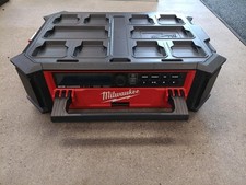 MILWAUKEE TOOLS PACKOUT RADIO CHARGER P27011802 