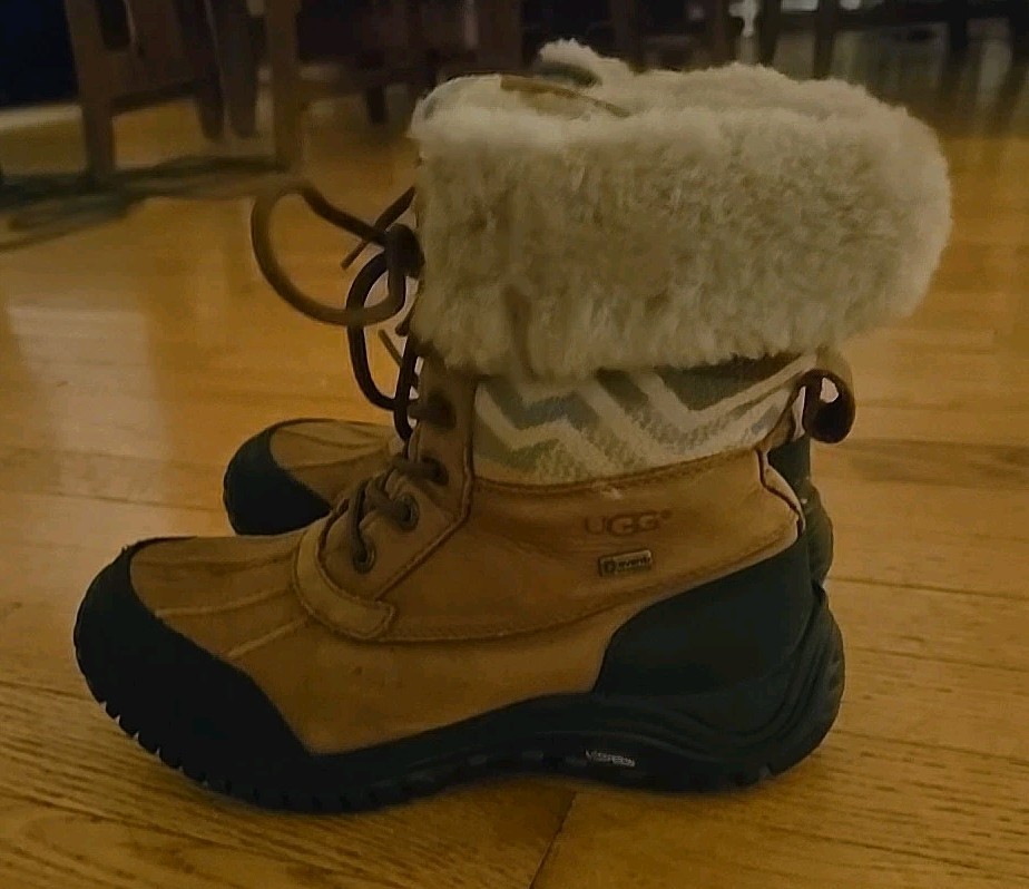 UGG ADIRONDACK PENDLETON CHESTNUT Bella Boot US 7… - image 2