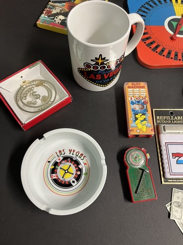 Vintage Las Vegas Souvenir's Mixed Lot Gambling Items Chips Miniature Frame More - Picture 12 of 15