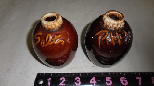 Vintage HULL GLAZED BROWN DRIP OVENPROOF USA SALT & PEPPER SHAKERS-no corks