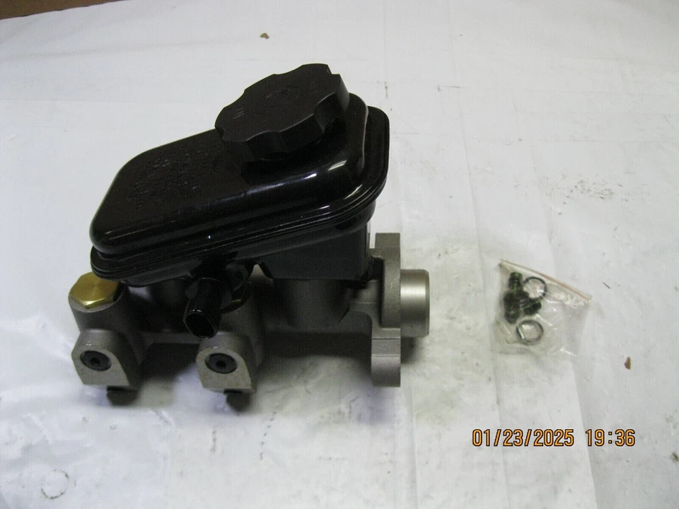 Bendix 12906 Brake Master Cylinder (box rough) Foto 2 de 4