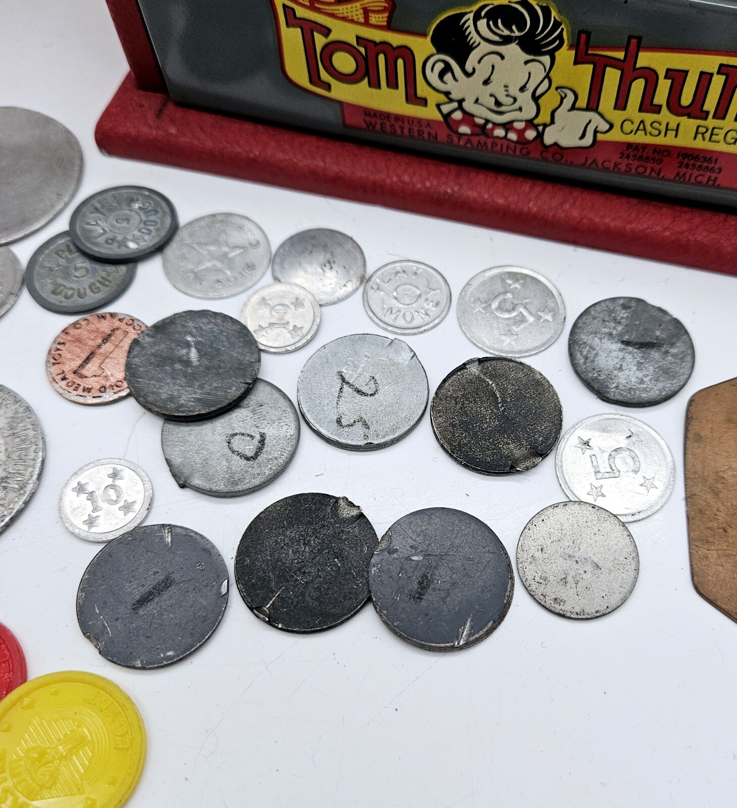 как выглядит Western Stamping Co Tom Thumb Cash Register Red in Box with Coins фото