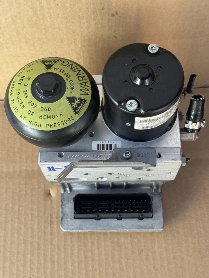 2003-2006 MERCEDES BENZ E320 E350 E500 ABS BRAKE PUMP HYDRAULIC SBC ANTI LOCK - Image 2 of 4