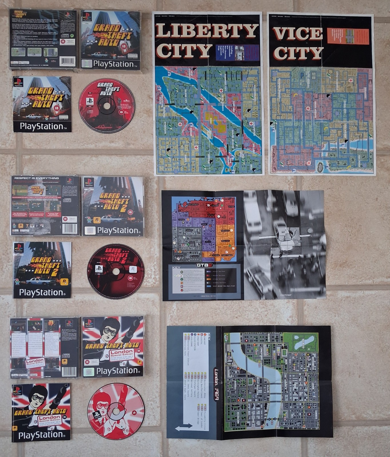 GRAND THEFT AUTO & LONDON SPECIAL EDITION & GTA 2 COMPLETE MAPS PS1 GAME BUNDLE