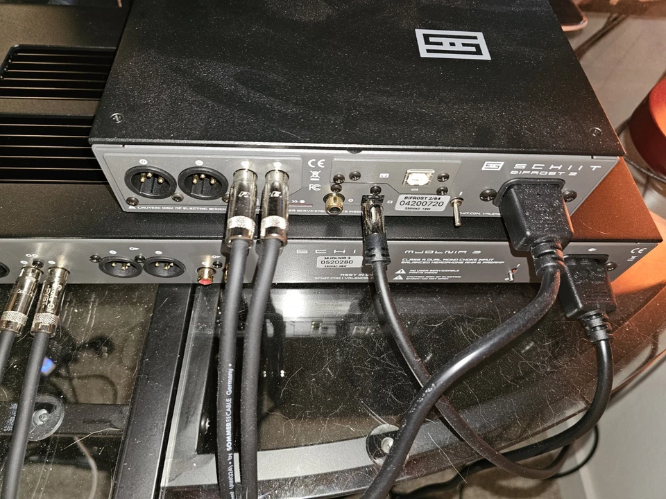 Audiophile Schitt Stack - BiFrost 2, Mjolnir y Audeze LCD-X - con cables Foto 3 de 4