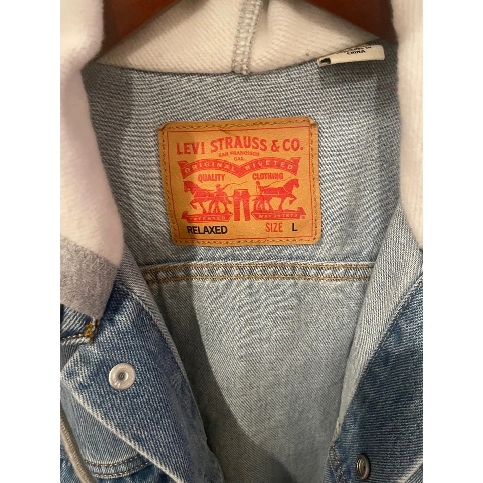 Chaqueta de mezclilla Levi Strauss Co con capucha gris mangas calce relajado para hombre talla L Foto 2 de 4