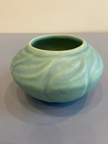 VTG VAN BRIGGLE Ming Turquoise Blue Leaf Rim Art Pottery Vase 3.75"H SIGNED