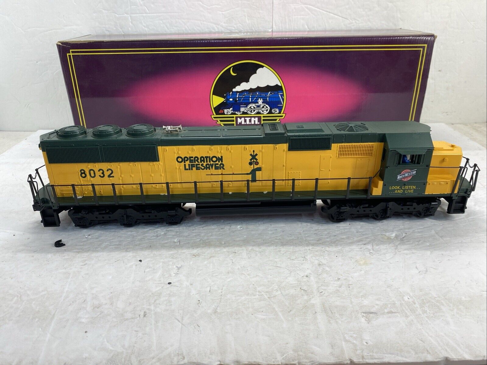 Picture 4 of 8