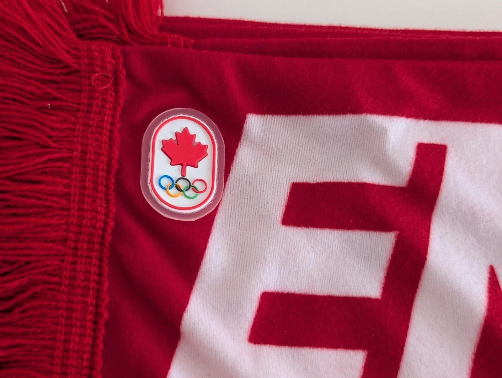 Hudson's Bay Canadian Olympic "En Garde" hockey scarf. One Size image 5