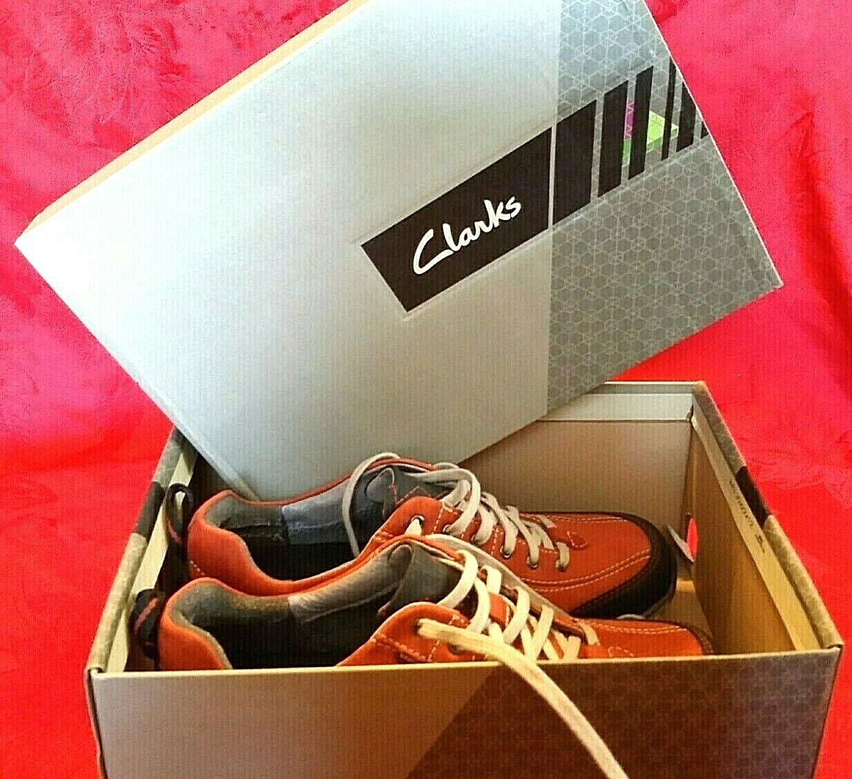 clarks wave trek red