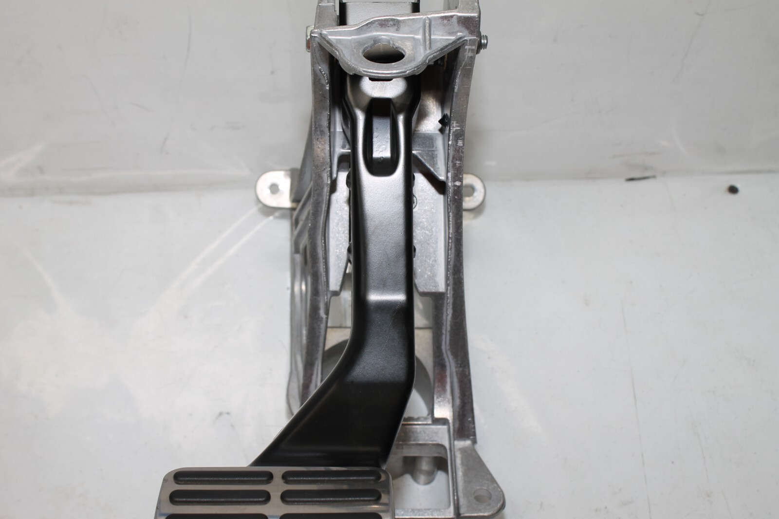 15-20 LAMBORGHINI HURACAN BRAKE PEDAL ASSEMBLY W/ CHASSIS MOUNT 4S1723031D 16 17