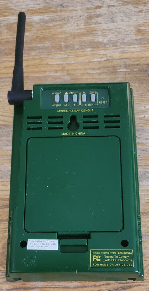 John Deere Wireless Rain Gauge/ Thermometer - Oregon Scientific RARE Works - Image 2 of 4