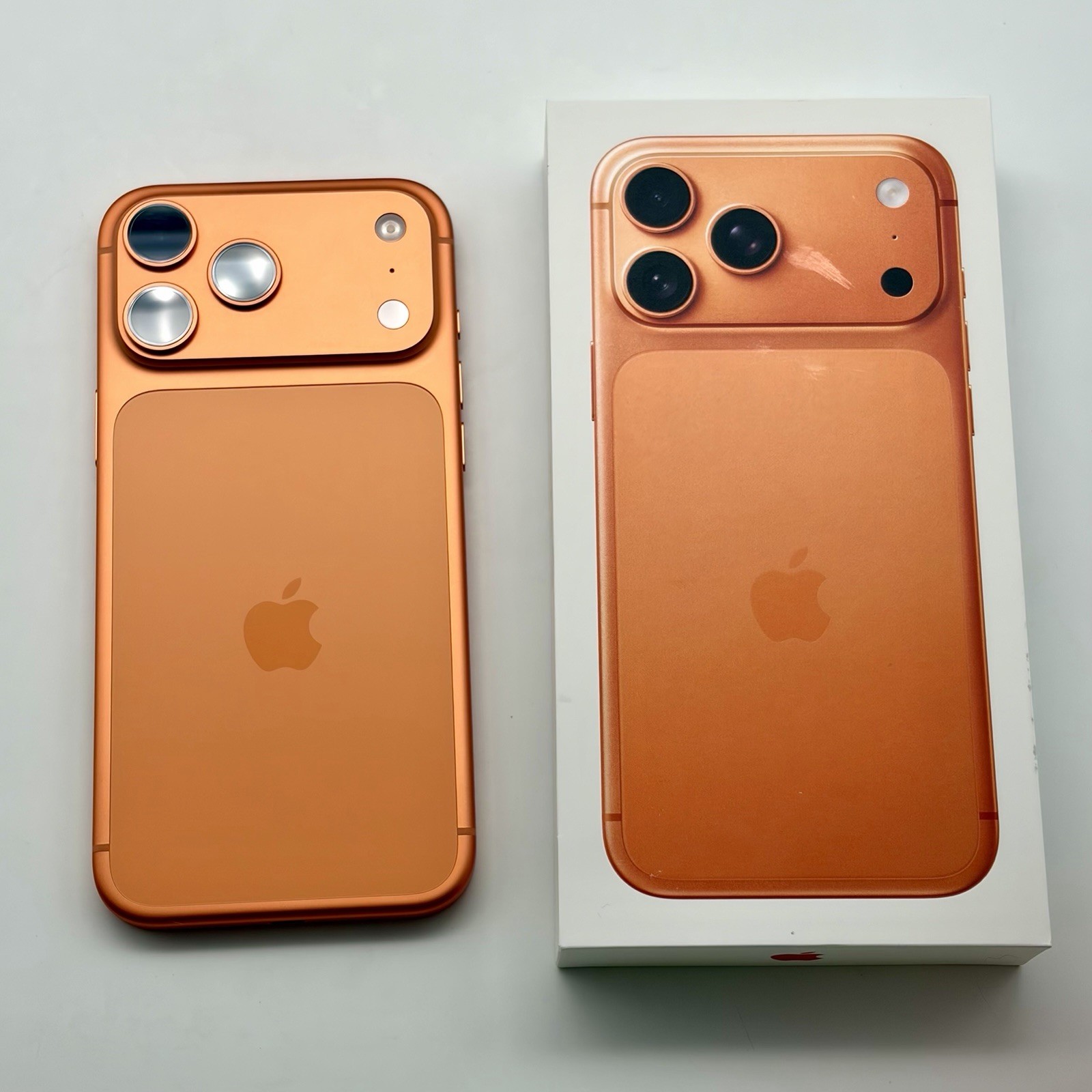 Apple iPhone 17 Pro Max 256GB Cosmic Orange + Custodia TechWoven COME NUOVO