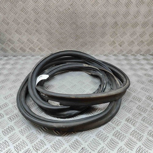Tailgate seal rubber