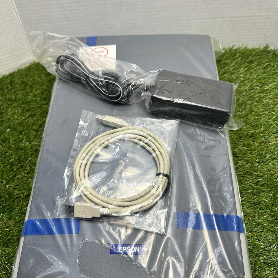 Epson Perfection 1650 Scanner Photo/Negative/Slide/Film/35mm/4x5 - Image 2 of 4