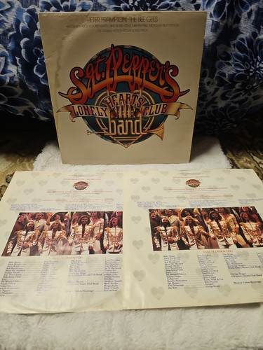 Peter Frampton The Bee Gees SGT Peppers Lonely Hearts Club Vinyl LP And Poster - Picture 1 of 8