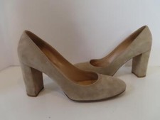 Gianvito Rossi Sand Suede Linda Round Toe Hee...