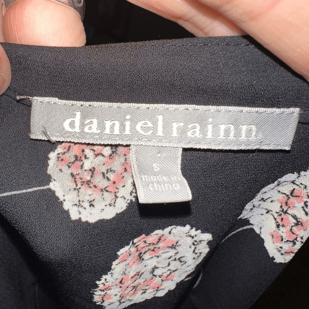 Daniel Rainn S split neck black hydrangea boho bl… - image 3