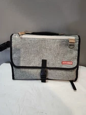 Skip Hop Pronto Portable Diaper Changing Station/ Diaper & Wipes Tote Clutch 