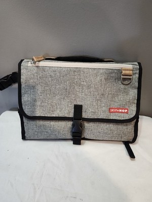 Skip Hop Pronto Portable Diaper Changing Station/ Diaper & Wipes Tote Clutch 