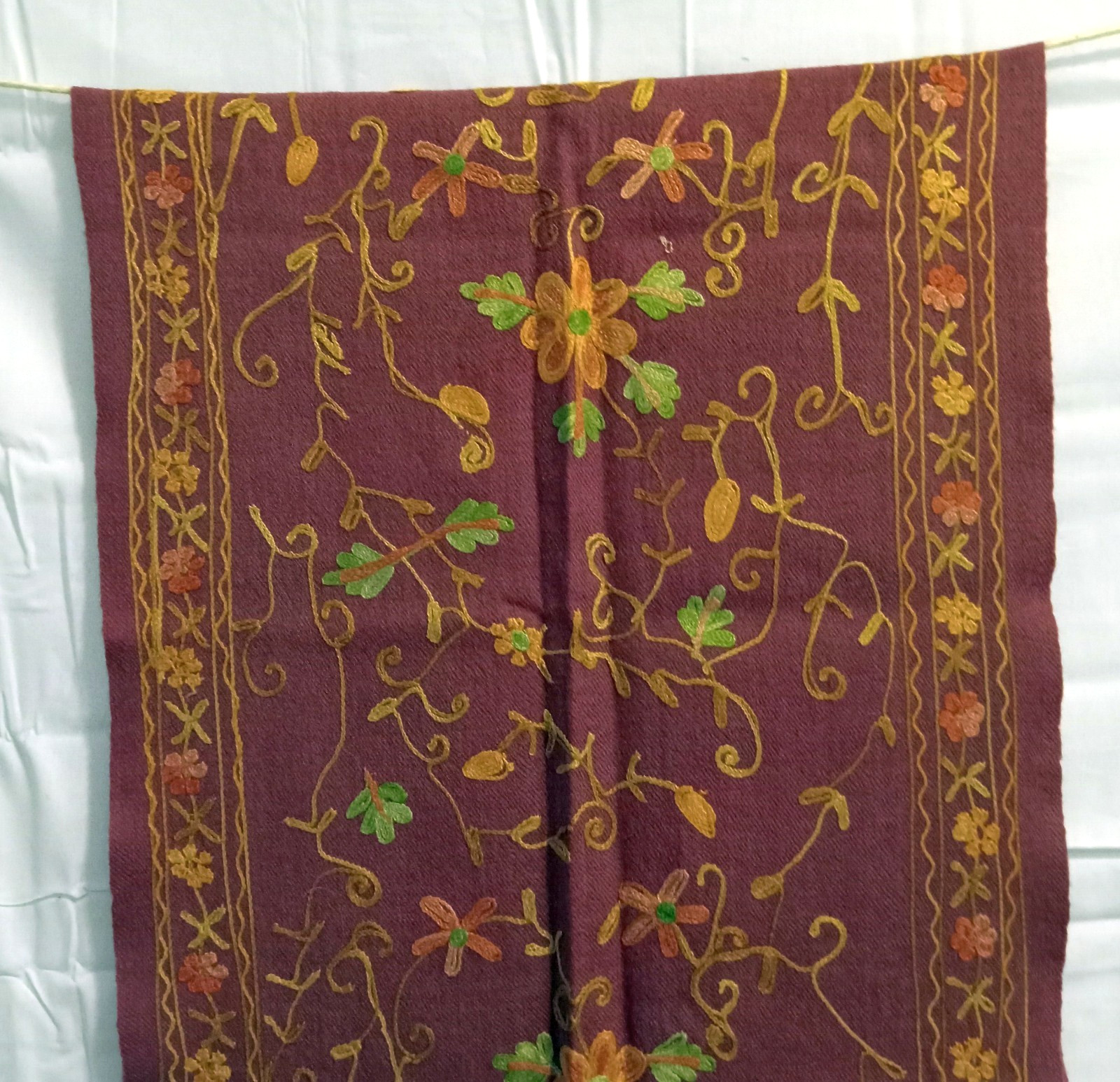 Mauve embroidered wool rectangular scarf fringed … - image 3