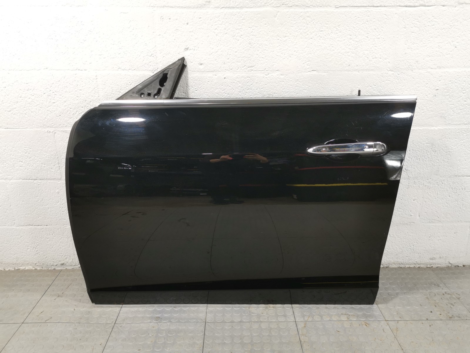 Maserati Ghibli RWD 2017 3.0 L Auto Front Left Driver Door Shell Black Color OEM