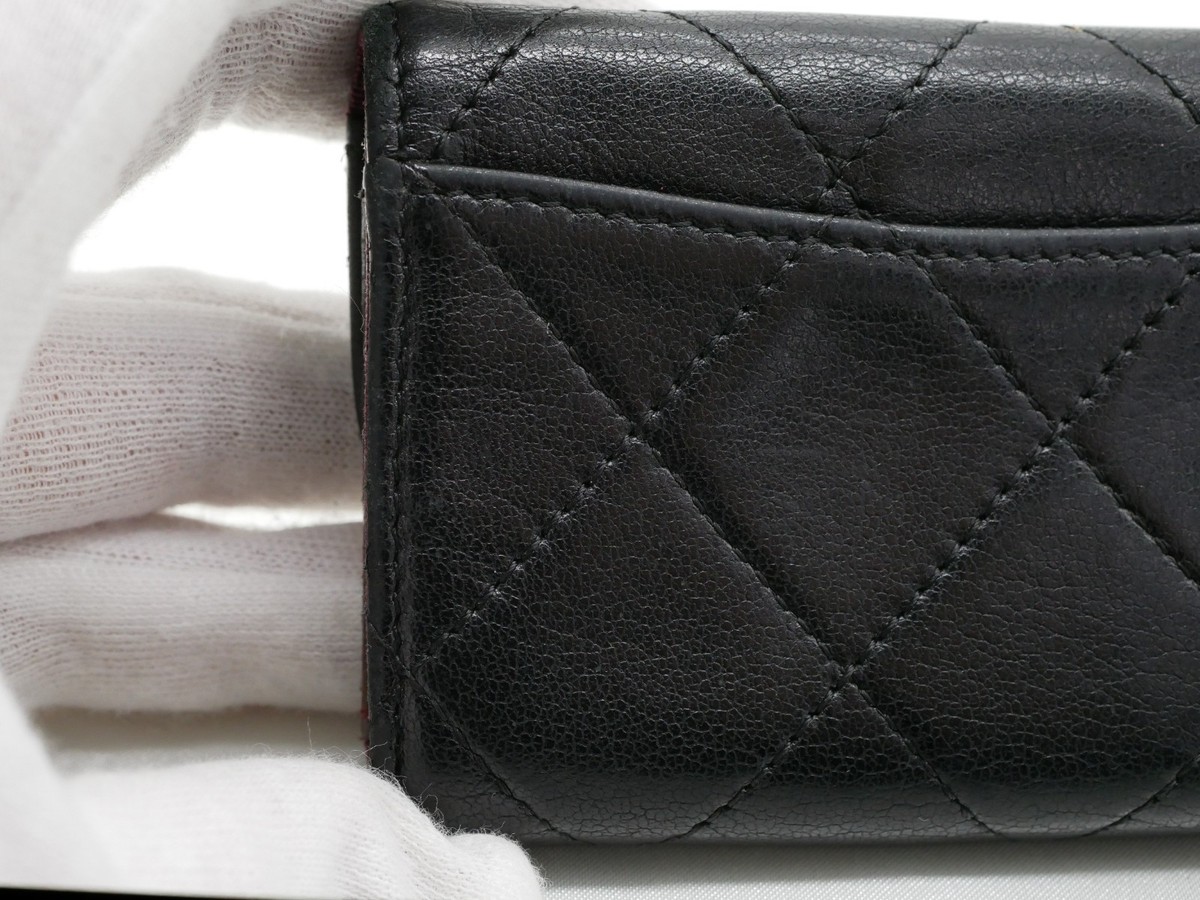Authentic CHANEL Matelasse Coco Mark 6-Key Case Lambskin Leather 