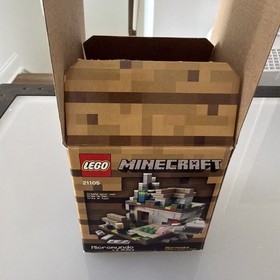 LEGO Minecraft: The Village (21105)