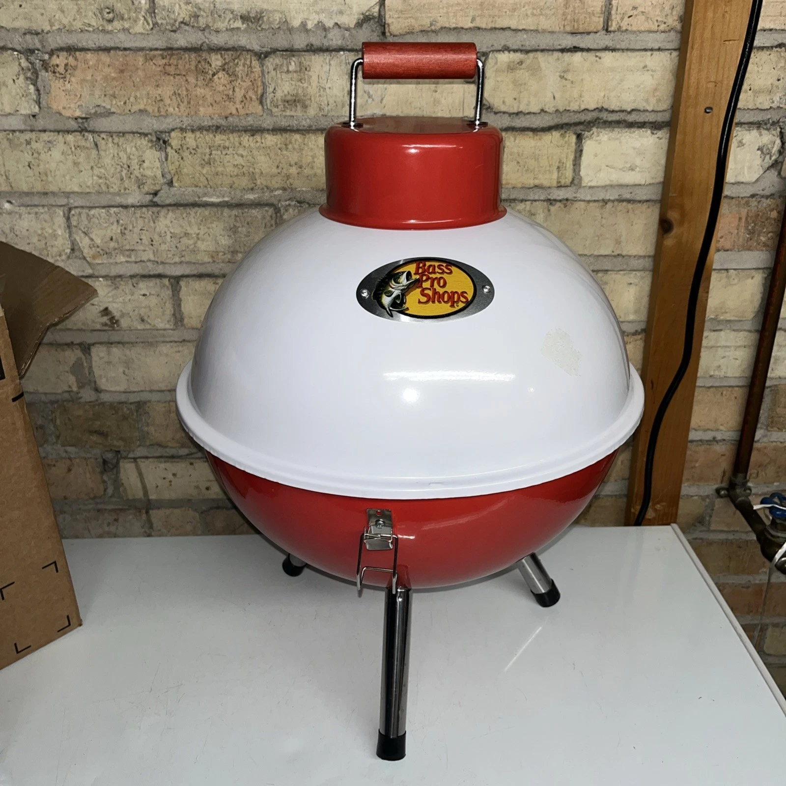 Steel Bass Pro Shops Table Top Bobber Grill w/Chrome Grate - Retired Unavailable
Opens in a new wind