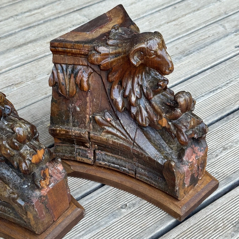 INCREÍBLE CONJUNTO DE MÉNSULAS DE MADERA ANTIGUAS talladas a mano de 1900 100+ años cabeza de carnero Foto 3 de 4