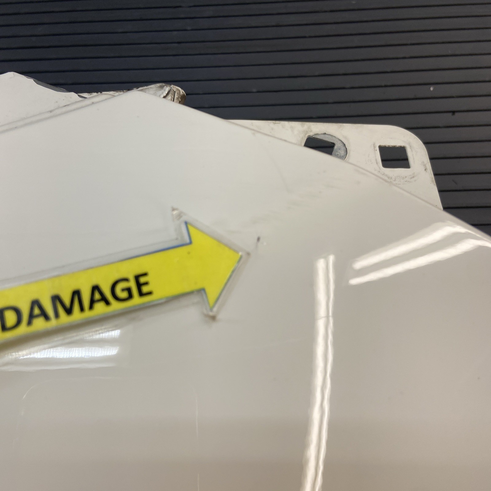 2017-2024 Maserati Levante M161 Front Left Fender Panel White VR.286 OEM *NOTE*