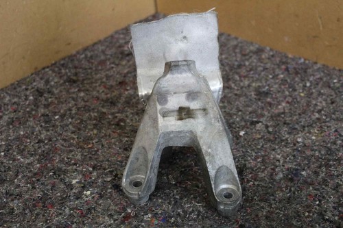 Audi A4 / Q5 / Q7 Motorhalter Getriebehalter Motorstütze 8W0199307H