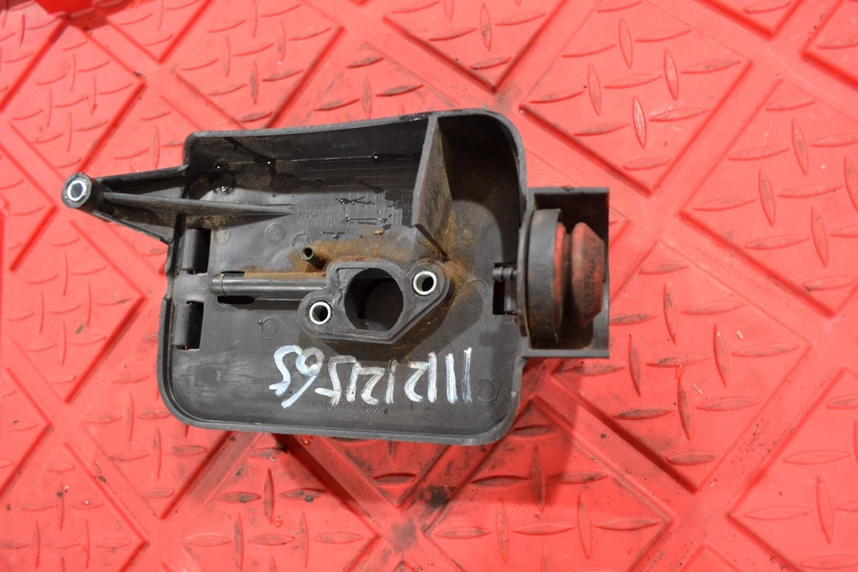 Caja de filtro de aire OEM para motor Yard Machines MTD 1A-02JX700 Foto 4 de 4