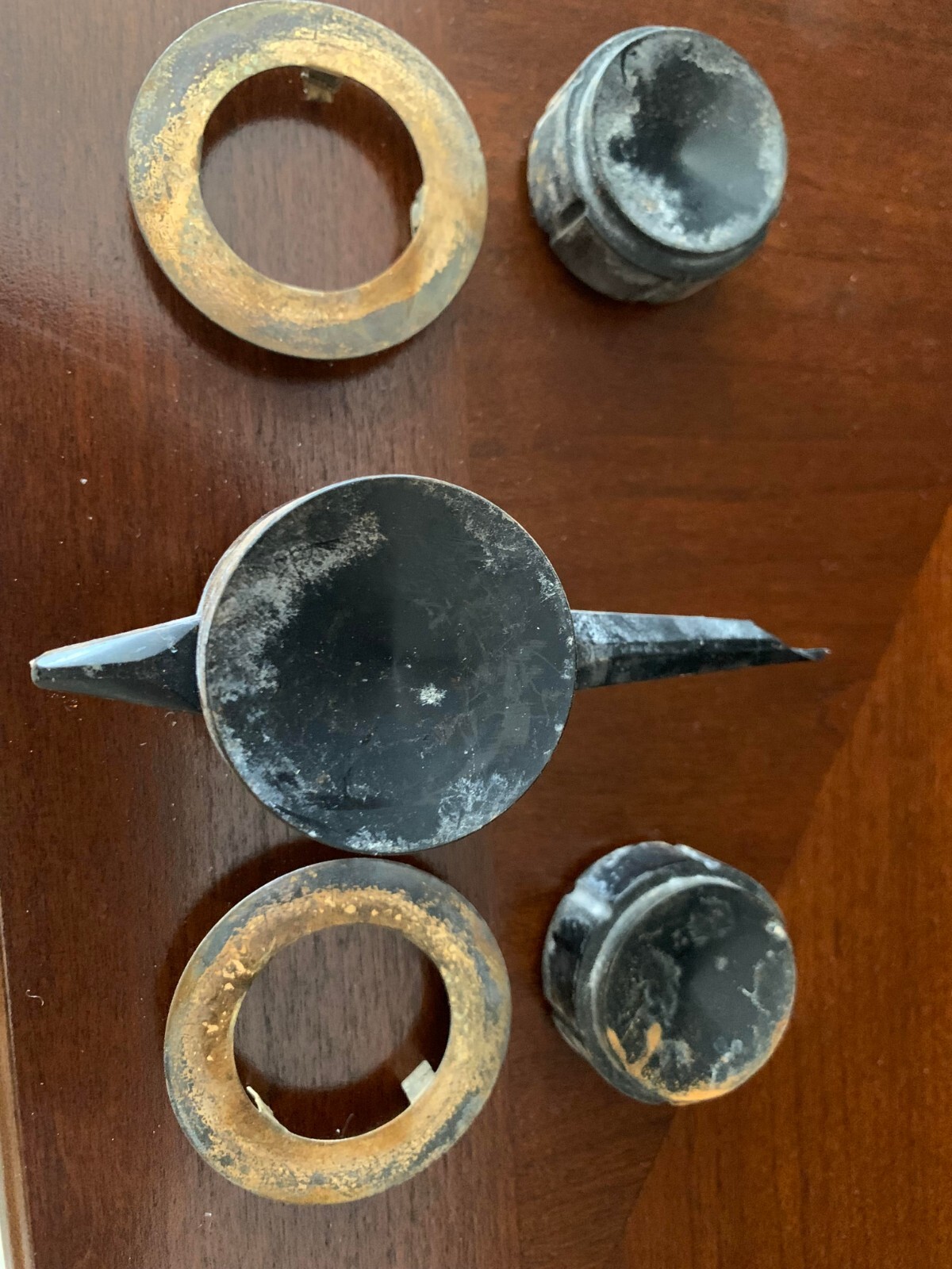 original 1930's Zenith tube radio parts