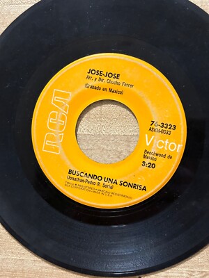 Jose Jose 45rpm 7'' vinyl ''Buscando una Sonrisa'' rca 76-3323 from mexico