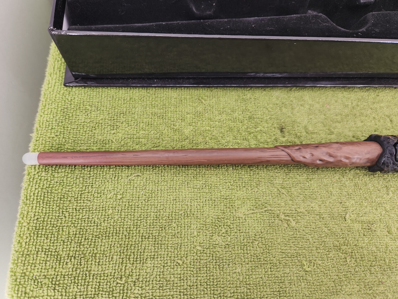 Harry Potter Harry Potter's Wand with Illuminating Tip The Noble Collection