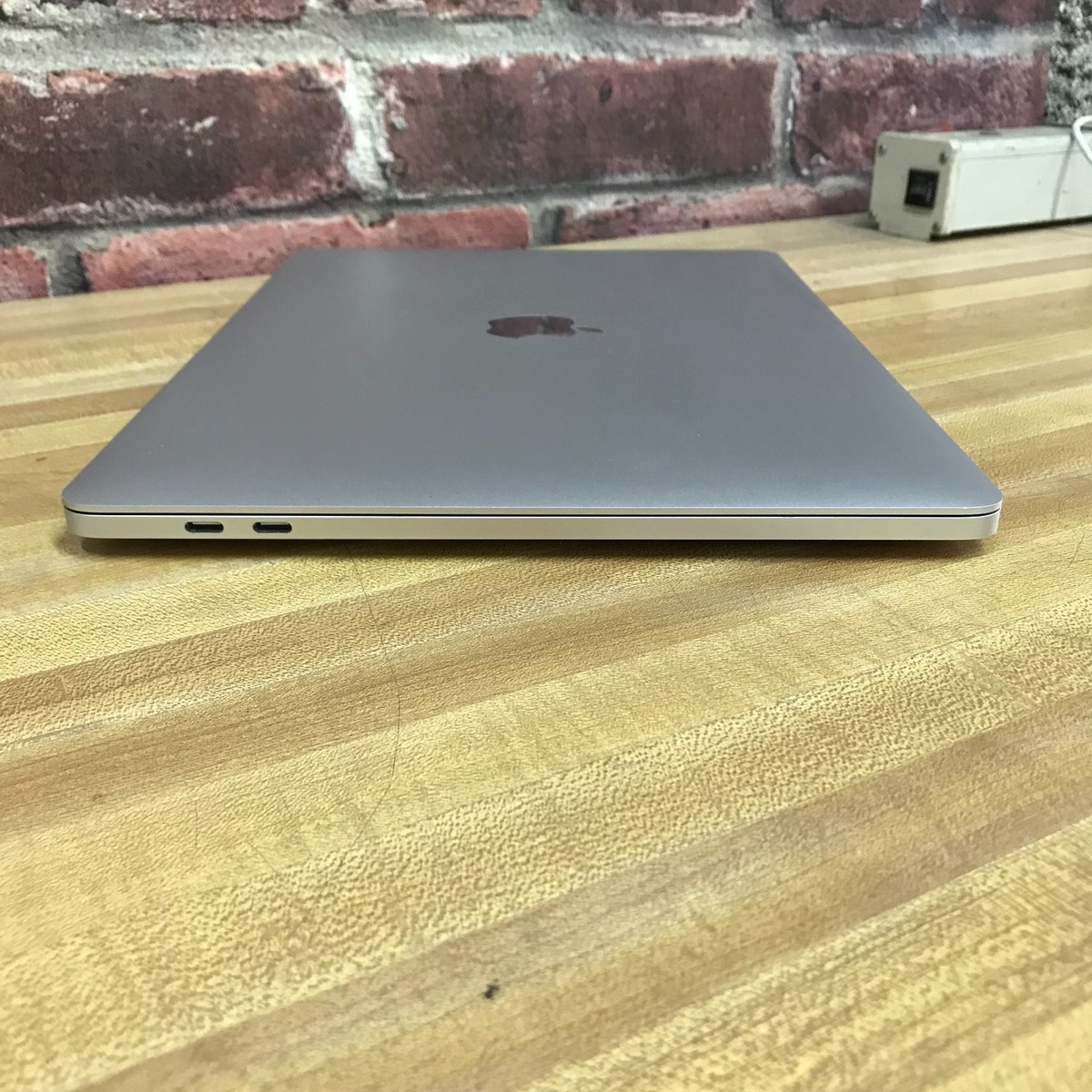 2020 Apple MacBook Pro 13