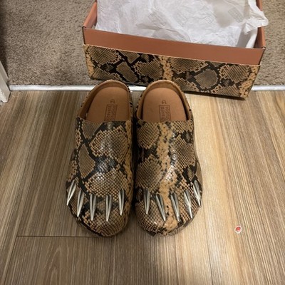 Bravest Bear Claws Size 9 Used 1 Time Really Clean Sneak Skin