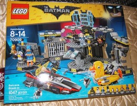LEGO The Batman Movie Batcave Break-in 70909 New *2017 Box has slight damage FS