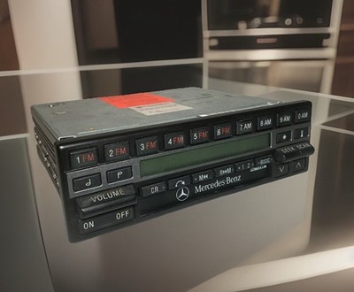 OEM MERCEDES BENZ GRAND PRIX R129 W126 W124 1986-93 CASSETTE PLAYER RADIO AM FM