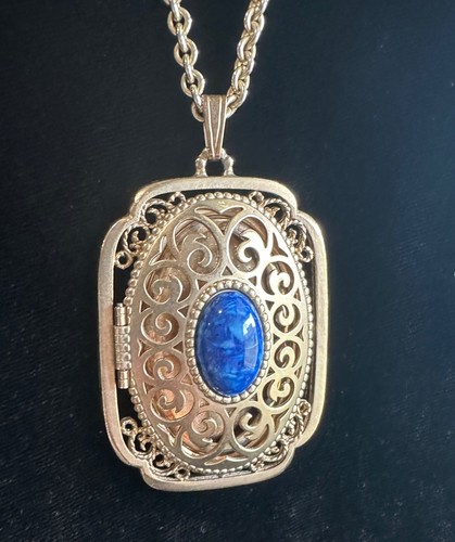 Faux Blue Lapis Lazuli & Gold Avon Yesteryear Locket Necklace Granny Core VTG