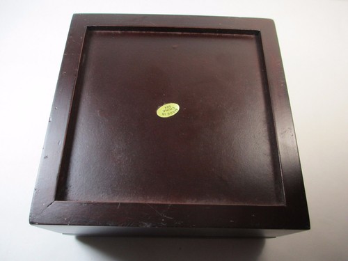 Ceramic 4 Table Coasters in Wood Box Cork Bottom Christmas Tree Wreath Very Nice - Picture 11 of 12