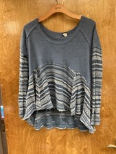 Women "We The Free" blue/white long sleeve tunic. Size Sm. P.O.