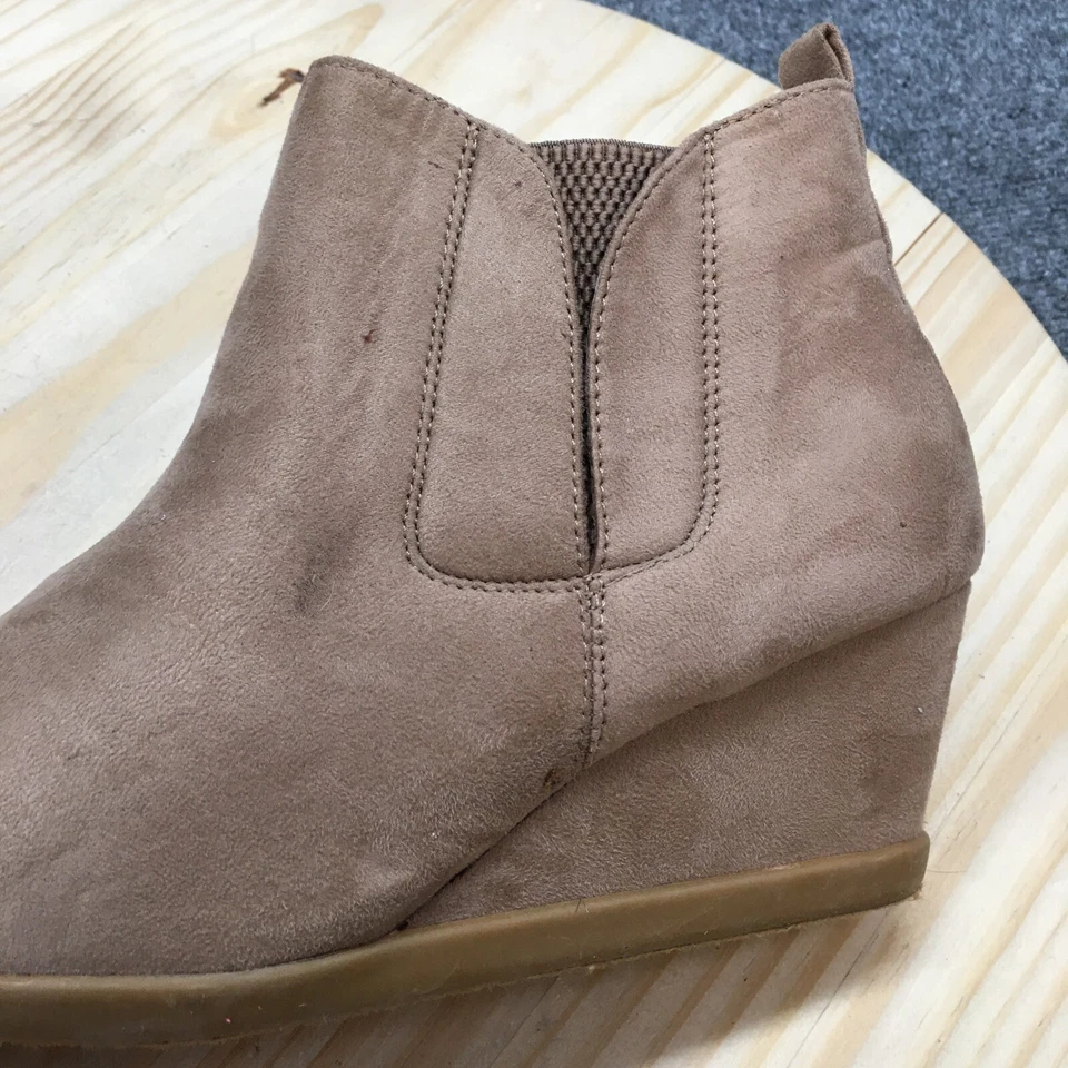 Botas Forever Femininas 10 Casuais Pull On Wedge Ankle Bootie Marrom Camurça Artificial - Imagem 3 de 4