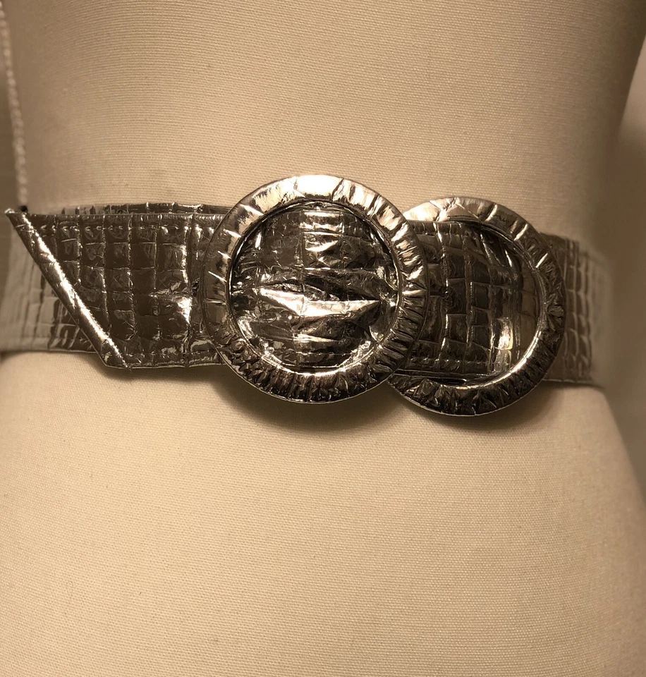 Винтажный женский пояс из искусственной кожи с серебряным анималистическим принтом 90-х с двойной круглой пряжкой - Изображение 3 из 4
