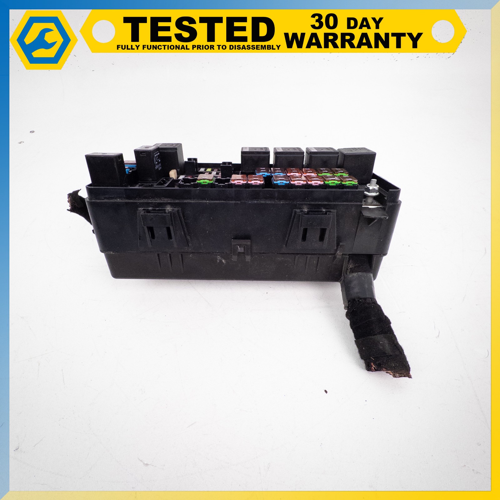 14-24 MASERATI GHIBLI QUATTROPORTE REAR FUSE RELAY BOX JUNCTION TERMINAL OEM