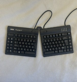 Kinesis Freestyle2 Ergonomic Split Keyboard UK Layout Black