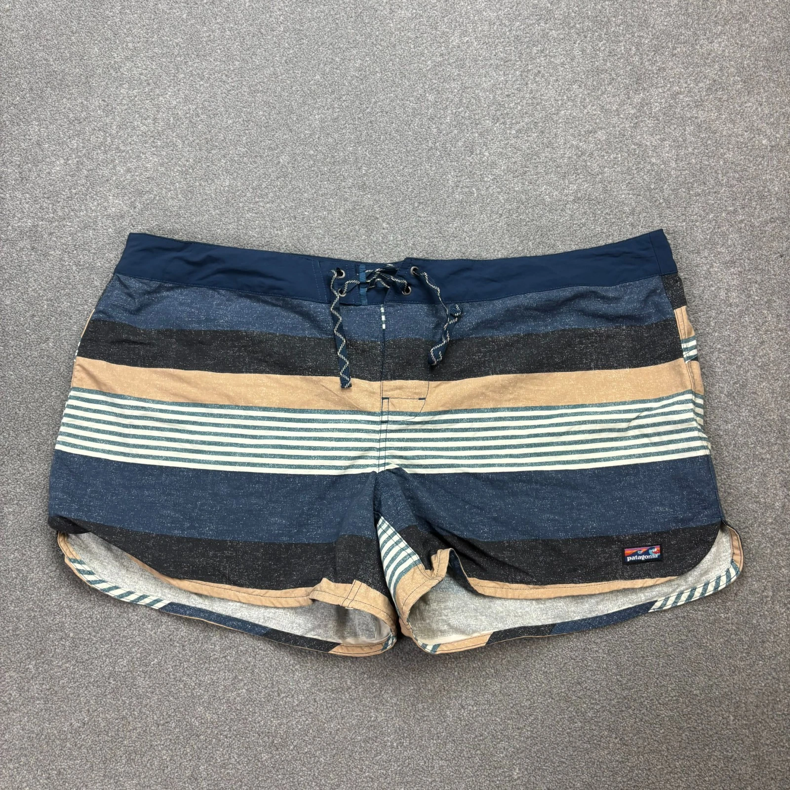 Patagonia Trunks Womens Size 20 Blue 5" Inseam Wavefarer Board Shorts Swim Lady